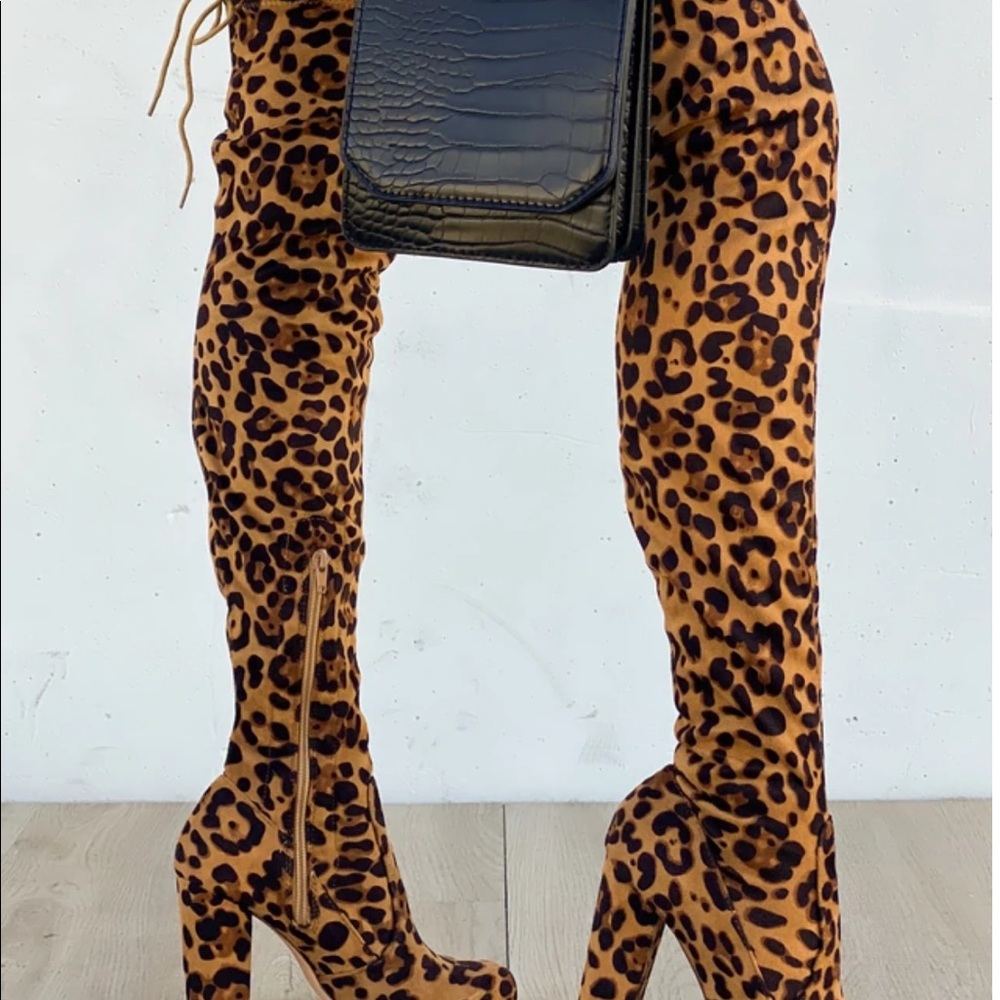 Size 7 leopard suede OTK boots with chunky heel - Picture 4 of 6
